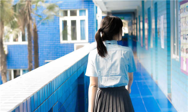 嘉鱼如何找到一个可以帮助我生孩子的女人？